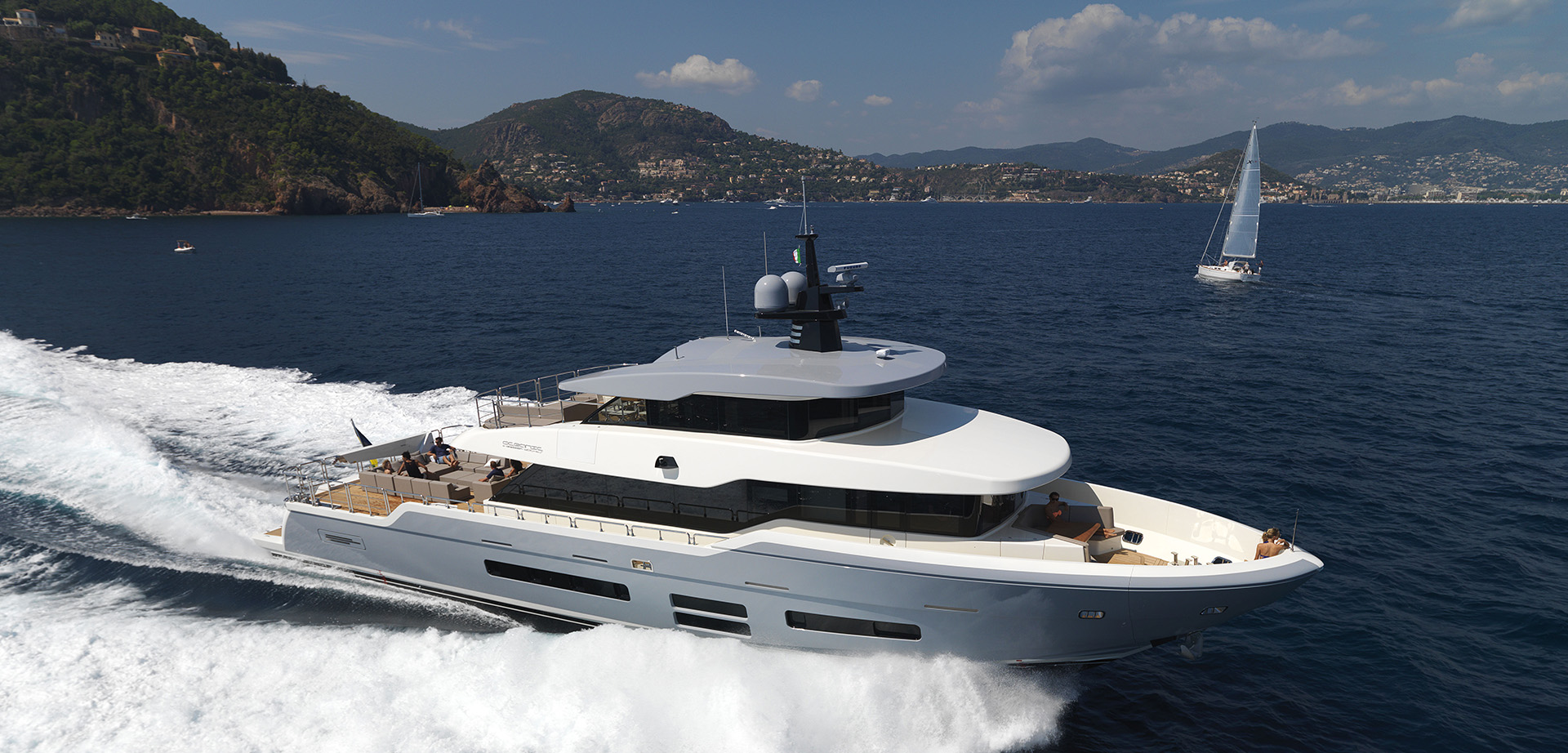 Canados Yachts - Oceanic 100 Tri-Deck